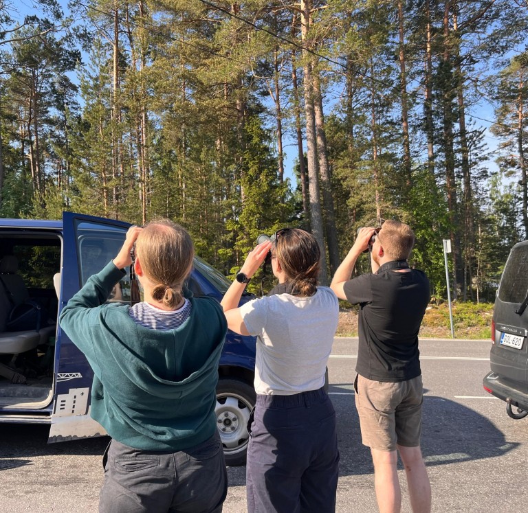 Työhyvinvointipäivä, lintubongaus on monen tutkimusryhmän jäsenen harrastus.